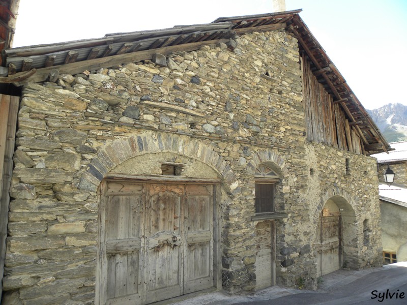 FACADE-ALPES-ST-VERAN-ALPES-GRANGE