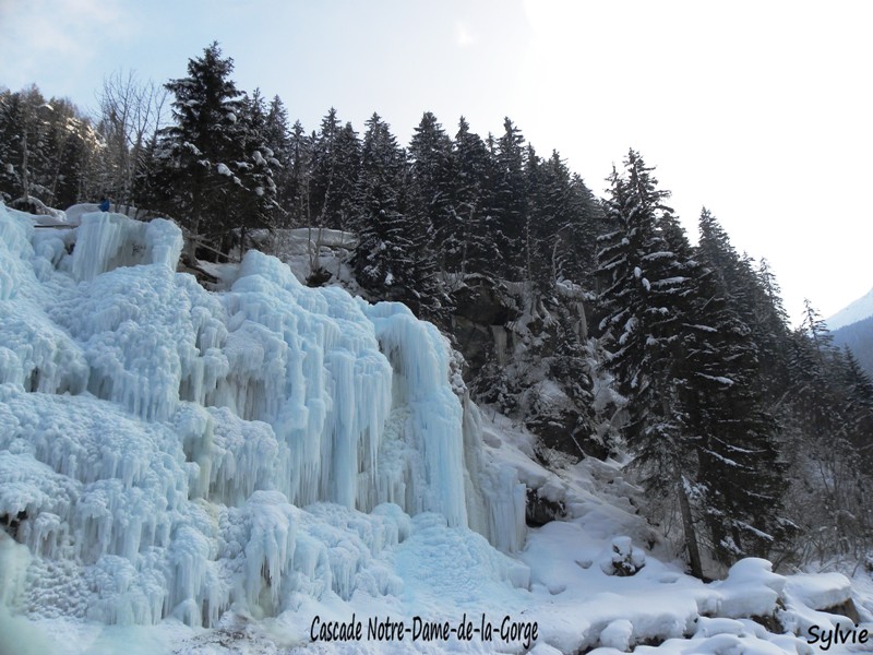 cascade-de-glace-notre-dame-de-la-gorge