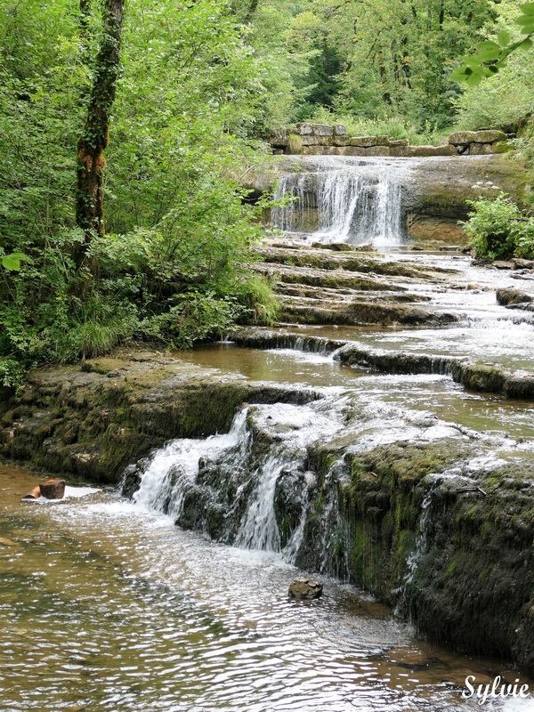 cascade du herisson2