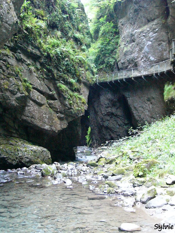 gorges-de-kakuetta