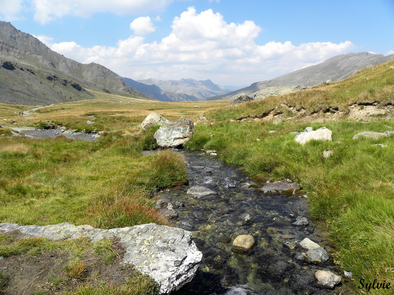 refuge et lac de la blanche lac blanchet inferieur15